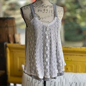 💕Cute Lace Overlay Top